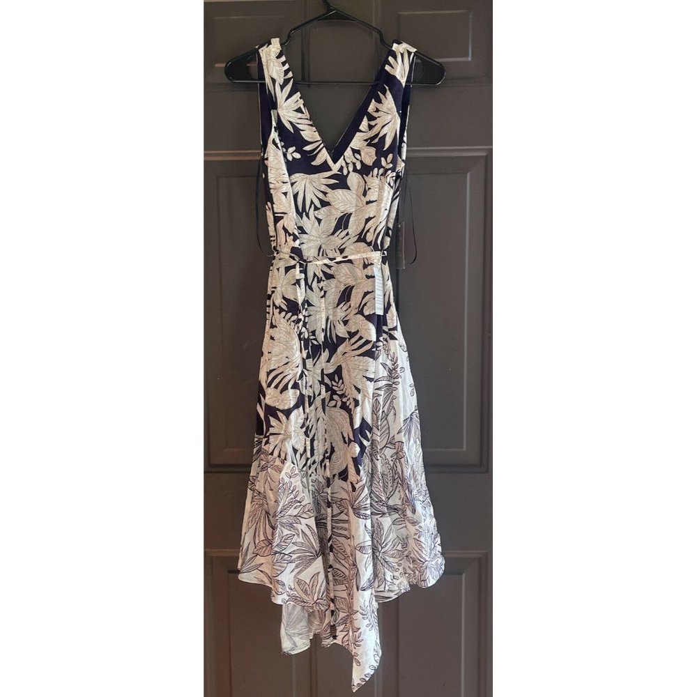 Vince Camuto Women's floral sundress size 4 worn once!!! Tags are no longer on!
